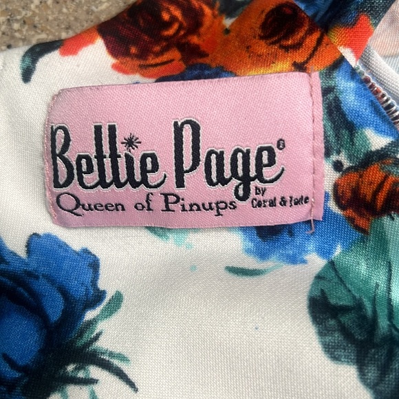 🆕 Bettie page Tatyana floral ruched stretchy vintage inspired retro pinup dress - Picture 15 of 16